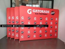 อุปกรณ์ออกบูธแบบผ้า บูธผ้าสำเร็จรูป แบคดรอปผ้า บูธผ้า ป้ายผ้า แบบพับเก็บได้ รูปที่ 2