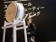 รับงานตีกลอง รับงานการแสดงรำไทยประยุกต์ การแสดงตีกลองเปิดงาน รับงานวงดนตรีสากลและวงดนตรีไทยประยุกต์ การแสดงกิโมโนรำพัดญี่ปุ่น รับงานกลองLED รูปที่ 7