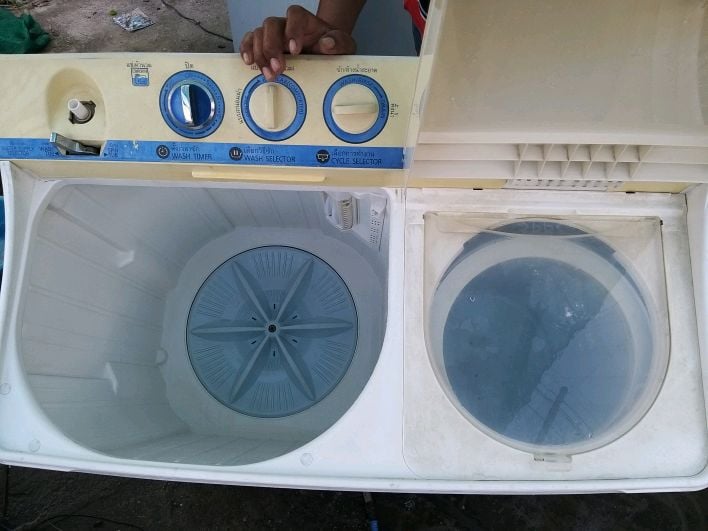 ขายถูกๆเครื่องซักผ้า 2 ถังยี่ห้อ Panasonic ขนาด 12 kg สามารถใช้ซักผ้านวมผ้าห่มได้อย่างสบาย
สินค้าใช้งานได้ปกติทุกๆอย่าง รูปที่ 2