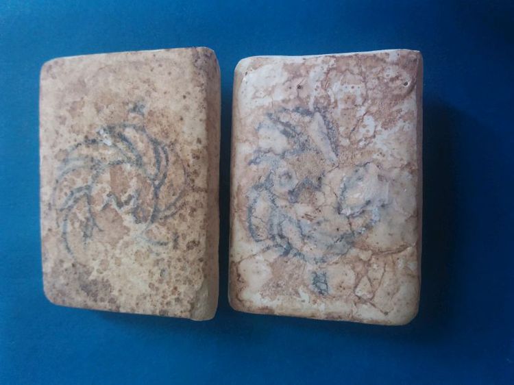 พระผง ล.ป.ดู่ วัดสะแก อยุธยา ปี2517 พิมพ์พ่อแก่ หลังปั้มหมึกตราวัด รูปที่ 3