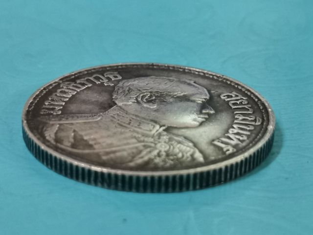 (2719) เหรียญ 1 บาท เนื้อเงิน ร.6 ปี 2460 รูปที่ 2