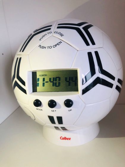 นาฬิกา Calbee ลูกฟุตบอล มีลายเซ็นต์