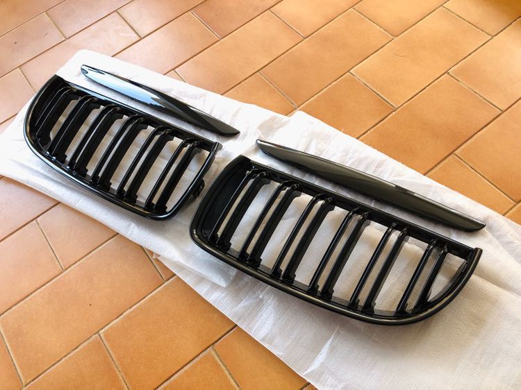 กระจังหน้า BMW M3 E90 ซี่คู่ 318i 320i 330i 320D LCi V Shape รูปที่ 2