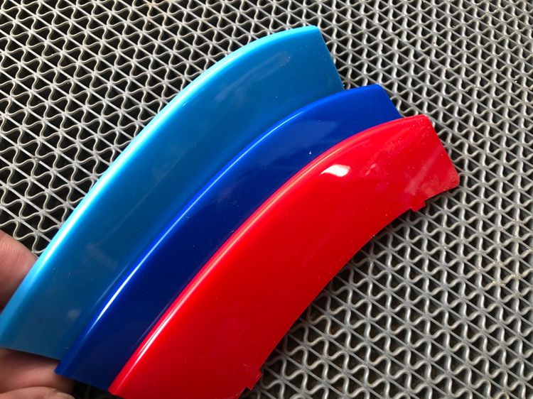 แถบ กระจังหน้า 3 สี M3 M5 เลนส์ไฟหน้า BMW F30 F10 รุ่น 320i 320d 520d 523i 530i สปอยเลอร์ F30 รูปที่ 6