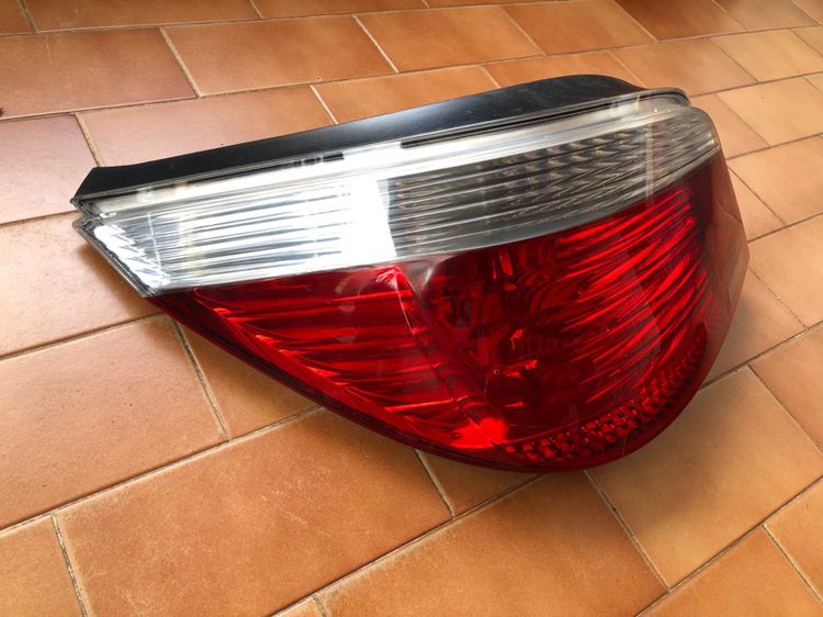 ครอบกระจกข้าง LCi แผ่นกระจก E60 520i 520D 525i 525ise 530i ไฟท้าย E60 รูปที่ 13