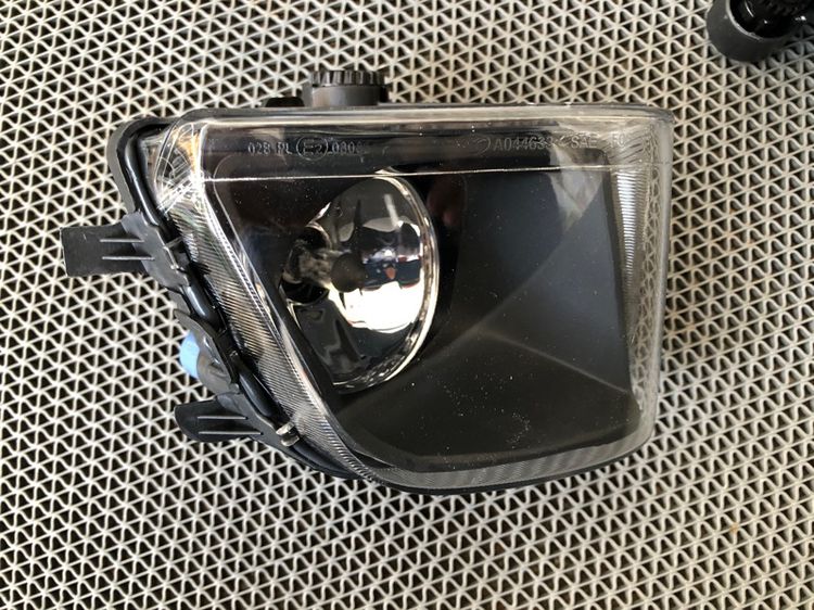 ไฟสปอร์ตไลท์ ไฟตัดหมอก เลนส์ไฟหน้า BMW F10 F11  520D 523i 528i 530i F01 F02 730LD 730Li 740Li รูปที่ 13