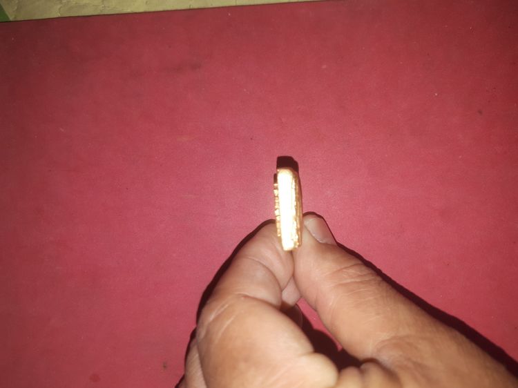 พระสมเด็จ วัดระฆัง หลังภาษาจีน พิมพ์ใหญ่ สร้างปี พ.ศ. 2411 เนื้อโลหะออกสีทองคำ เนื้ออ่อน นิ่ม หล่นบุบ พุทธศิลป์งามสง่า แท้ แปลก หายาก รูปที่ 8