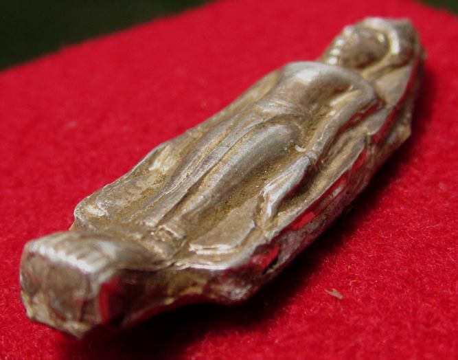 พระร่วงเปิดโลก เนื้อว่านหน้าเงิน สมัยสุโขทัย    P 39 รูปที่ 8