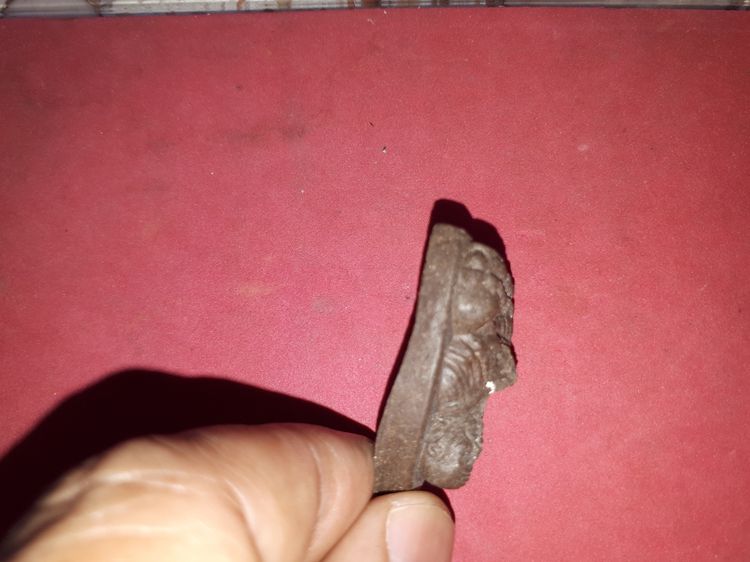 หลวงปู่ทวด สก. พิมพ์ครางเครา เนื้อช็อคโกแล็ต ฝังผงบางขุนพรหม รุ่นแรก พ.ศ.2544 พิมพ์พิเศษ สร้างน้อยหายาก สภาพสวย ผิวเดิมๆ สุดยอดของความหายาก รูปที่ 7