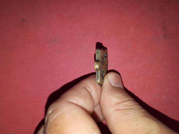 เหรียญหล่อพระพุทธชินราช หลังยันต์ หลวงพ่อพิณ วัดอุบลวนาราม ปี 2490 จ.ราชบุรี เนื้อทองผสม เหรียญนี้สภาพเดิมๆ เก่า แท้ หายาก     เหรียญเสมาหล่ รูปที่ 5