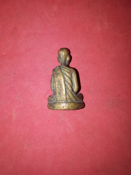 หล่อโบราณ หลวงพ่อซวง วัดชีปะขาว สิงห์บุรี ปี 2508 เนื้อทองผสม มีคราบเบ้า-คราบขี้เบ้าตามซอก คล้ายขี้เบ้าหลวงปู่ทวดครับ คราบน้ำทอง ชัดเจนมากคร รูปที่ 6