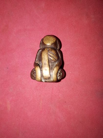 พระปิดตา ยันต์ยุ่ง มีกริ่ง ยุคเล่นแร่แปรธาตุ หลวงพ่อเดิม วัดหนองโพ เนื้อทองผสม ผิวขึ้นเป็นเกล็ดกระดี่ ฝังเหล็กไหลเป็นกริ่ง สวยงาม คมชัด สภาพ รูปที่ 2