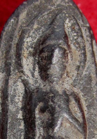 พระลีลาเม็ดขนุนกำแพงเขย่ง กรุทุ่งเศรษฐี  กำแพงเพชร   P 46 รูปที่ 3