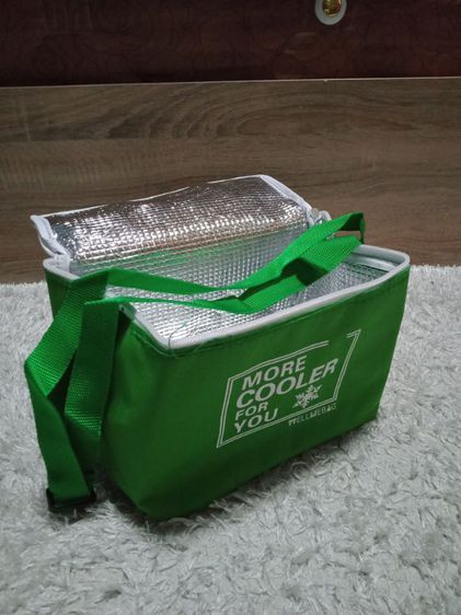 กระเป๋าเก็บความเย็นขนาดเล็ก ของแท้ พร้อมสายสะพาย สีเขียว สภาพใหม่ รูปที่ 1