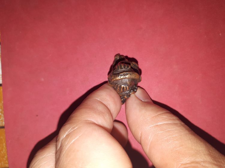 พระปิดตา อาจารย์เฒ่า เนื้อทองแดงเถื่อน ดอกจัน 2 ดอก สายเขาอ้อ พัทลุง รูปทรงสวยงาม มีเอกลักษณ์ แท้ดูง่าย หายาก รูปที่ 6