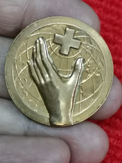 (บ.8) เหรียญที่ระลึกงานกาชาด พ.ศ. 2542 รูปที่ 4