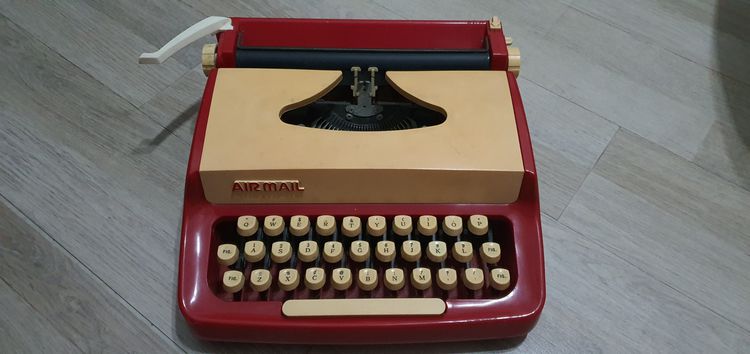 เครื่องพิมพ์ดีด Airmail Typewriter โบราณ