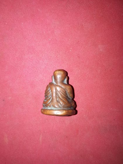 หล่อโบราณ หลวงพ่อเงิน วัดบางคลาน พิมพ์นิยม เนื้อทองผสม ผิวสองสี ออกสีเหลืองอมสีแดง ผิวแห้ง รอยตัดเดือยใหญ่ ฐานบาง ขนาดเล็ก ตามสูตร สภาพใช้มา รูปที่ 2