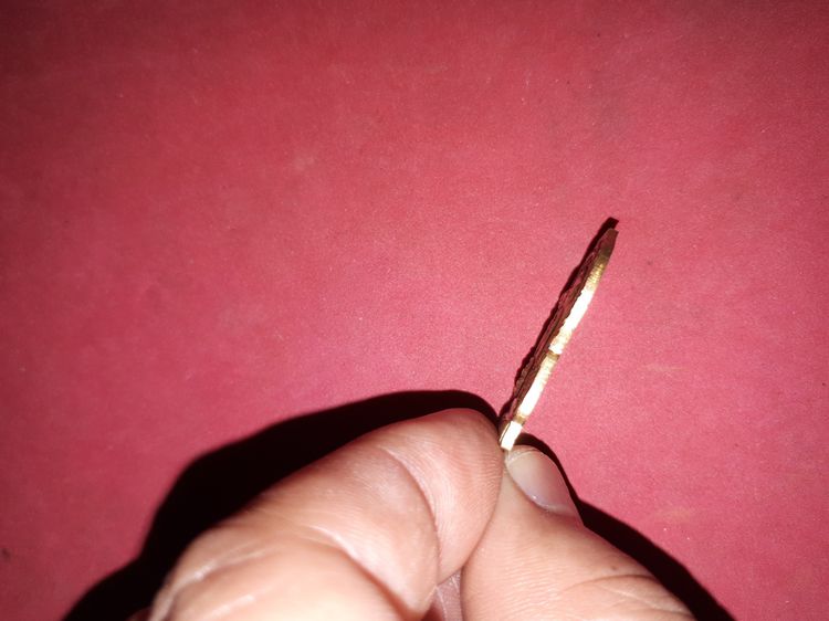 เหรียญเสมา หลวงปู่เม่ง วัดบางสะแกใน กรุงเทพฯ ปี 2506 หลังยันต์ เนื้อทองผสม สวย คม เก่า แท้ ดูง่าย  หายาก  เหรียญนี้แกะออกมาจากกรอบพลาสติก ผิ รูปที่ 3