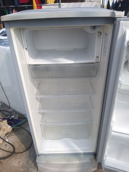 ขายๆๆ
ขายตู้เย็น Hitachi 6คิว หน้าตู้เย็นมีที่กดน้ำเย็นอีกด้วย สวยๆวิบวับๆ
สนนราคาขายที่ 2,300 บาทไทย

สินค้าใช้งานได้ปกติรับประกัน 1 เดือน
 รูปที่ 3