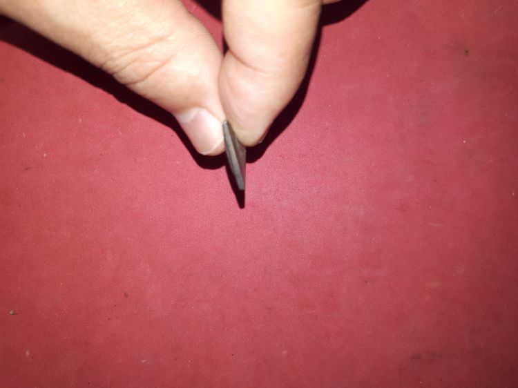 พระสมเด็จจิตรลดา พิมพ์เล็ก เนื้อนวะ ปี 2539 โครงการหลวง ในหลวงครองราชย์ครบ 50 พรรษา พร้อมกล่องเดิม สวย แท้ หายาก พระมีขนาด สูง 2.3 ซม.   พระ รูปที่ 7