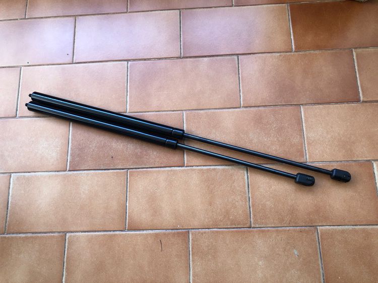 โช๊คฝากระโปรง หน้า Benz W203 W209 C180 C200 C220 CDi C230 CLK200 CLK230 รูปที่ 3