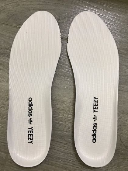 รองเท้า YEEZY รูปที่ 4