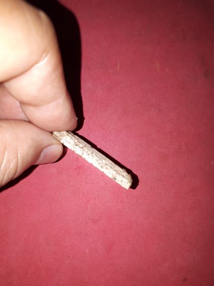 พระสมเด็จ วัดระฆัง พิมพ์ใหญ่ กทม. ปี 24xx เนื้อผงพุทธคุณ เนื้อเน่า เนื้อนี้หายยาก หลังเรียบ มีลอยนิ้วโป้งของหลวงปู่กดประทับไว้ ขอบแตกลาน ไม่ รูปที่ 3