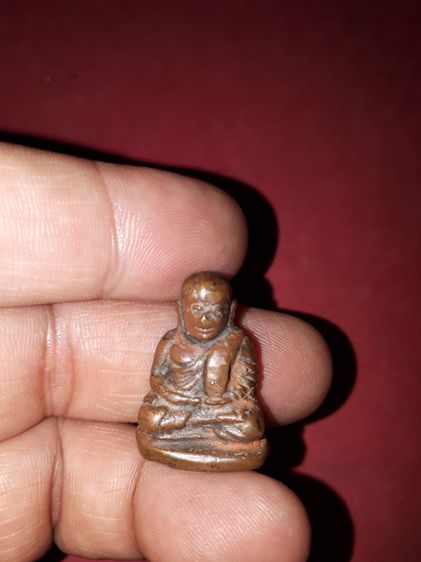 รูปหล่อ หลวงพ่อเงิน วัดบางคลาน รุ่นแรก พิมพ์นิยม ปี244x กว่า เนื้อทองผสม เนื้อเหยี่ยว ย่น พรุน ผิวสีออกสีแดง พิมพ์ไม่ค่อยสวย ตำหนืครบ เก่า เ รูปที่ 7