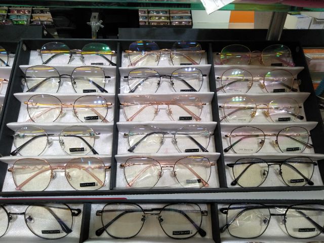 บริการตรวจวัดสายตาประกอบแว่นนอกสถานที่ครับ รูปที่ 17