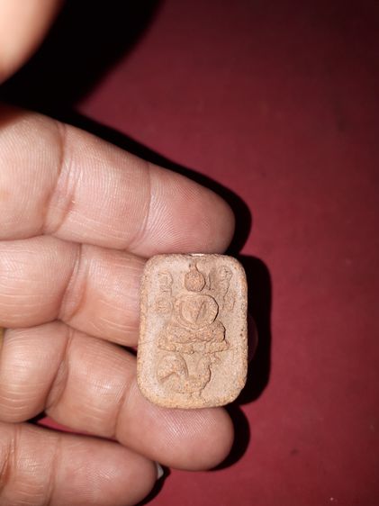 ลพ.ปาน วัดบางนมโค พิมพ์ขี่ไก่หางพวง ผงเต็ม หลังเรียบ ตำหนิครบ เนื้อดิน จัด แห้ง นวลตา ไม่แข็งกระด้าง ผิวเดิมๆ เก่าตามธรรมชาติ เป็นพระเก่าเก็ รูปที่ 7