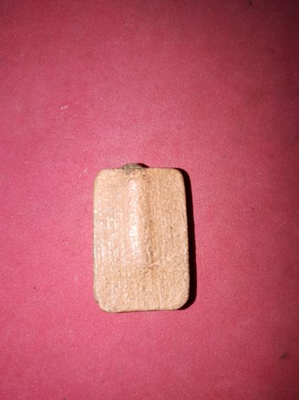 ลพ.ปาน วัดบางนมโค พิมพ์ขี่นก ผงเต็ม หลังเรียบ ตำหนิครบ เนื้อดิน จัด แห้ง นวลตา ไม่แข็งกระด้าง ผิวเดิมๆ เก่าตามธรรมชาติ เป็นพระเก่าเก็บ สภาพเ รูปที่ 2