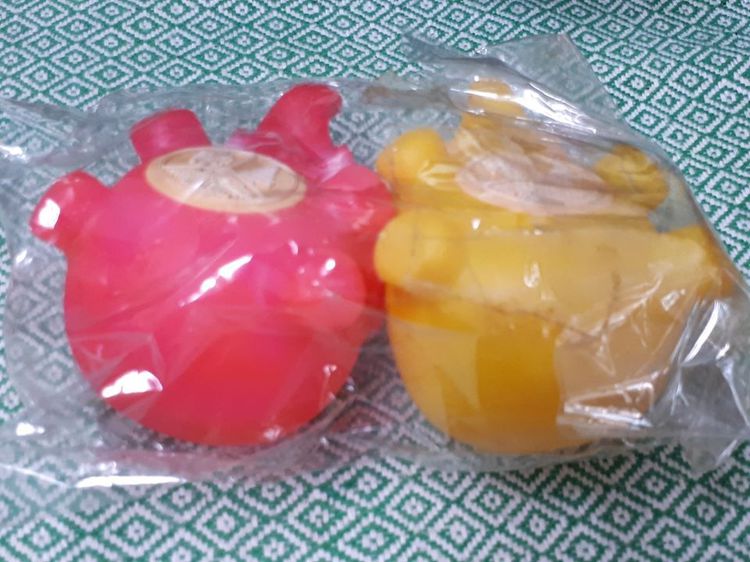 (6185) กระปุกออมสินวันเด็กแห่งชาติ ปี 2550 พลายอิ่มเอิบ มี 2 สี รูปที่ 2