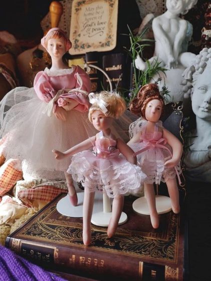 Porcelain Doll เซ็ทตุ๊กตากระเบื้อง 3สาวน้อยนักบัลเล่ต์ ขายยกเซ็ทไม่แยก รูปที่ 1
