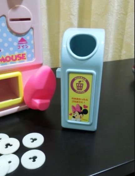 ของเล่น เป็นตู้ขายน้ำกระป๋อง Minnie mouse ของTomy แท้ รูปที่ 8