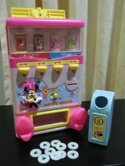ของเล่น เป็นตู้ขายน้ำกระป๋อง Minnie mouse ของTomy แท้ รูปที่ 9