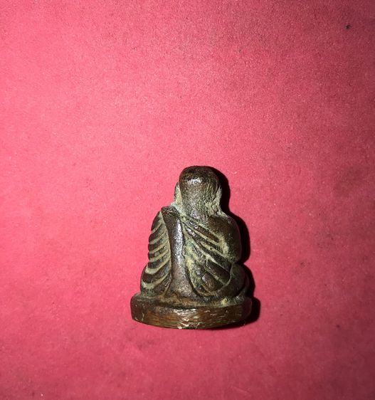 รูปหล่อ หลวงพ่อเงิน วัดบางคลาน พิมพ์นิยม ฐานบาง ปี245x กว่า เนื้อทองผสม เนื้อเหยี่ยว ย่น คมชัด เก่าได้อายุ เดิมๆ เป็นธรรมชาติ สภาพสวยงาม แท้ รูปที่ 2