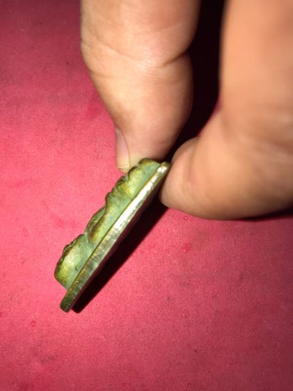 หลวงปู่ทวด เตารีดหลังตัวหนังสือ พิมพ์ใหญ่ บล็อกตัว ท. เนื้อโลหะ วัดช้างให้ พ.ศ.2505 พิมพ์ถูก คมชัด เนื้อเข้มจัด เนื้อแกร่ง แห้งสนิท ผิวเดิมม รูปที่ 6