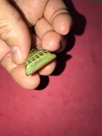 หลวงปู่ทวด เตารีดหลังตัวหนังสือ พิมพ์ใหญ่ บล็อกตัว ท. เนื้อโลหะ วัดช้างให้ พ.ศ.2505 พิมพ์ถูก คมชัด เนื้อเข้มจัด เนื้อแกร่ง แห้งสนิท ผิวเดิมม รูปที่ 3