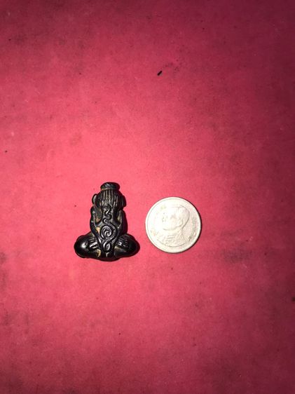 พระปิดตา หล่อโบราณ แร่บางไผ่ รุ่น2 วัดสามง่าม จ.นนทบุรี เนื้อแร่บางไผ่แท้ๆ เนื้อมีสนิมให้ศึกษา พระสภาพสวยมาก มีคราบเบ้าเดิมๆ มีเอกลักษณ์เป็น รูปที่ 10