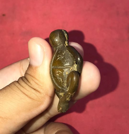 พญาเต่าเรือน หลวงพ่อเดิม วัดหนองโพ จ.นครสวรรค์ เนื้อนวะโลหะกลับดำ ปี 24xx กว่าๆ ยุคต้น หล่อโบราณ ยันต์ด้านหน้าและด้านหลัง ยันต์อุ มีน้ำหนัก รูปที่ 5