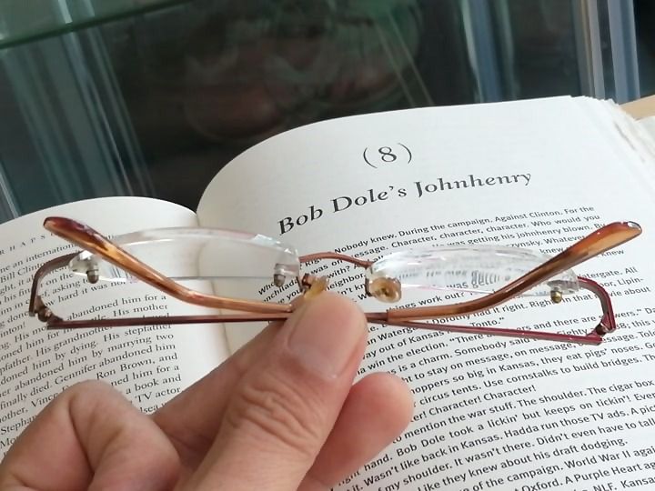 Liz Claibonre rimless frame กรอบแว่นของแท้มือสอง สภาพสวยครับ เลนส์ติดค่าสายตา ชิ้นนี้ขายในราคา 750.- รูปที่ 4