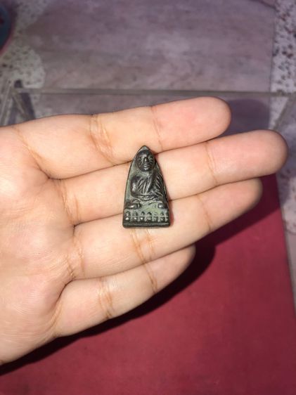 หลวงปู่ทวด หลังเตารีด พิมพ์เล็ก หน้าแหงนหัวขีด นิยมสุด เนื้อนวะ ปี ๒๕๐๕ ผิวเดิม แห้ง เหี่ยวย่น รอยตะไบหยาบ เป็นแบบธรรมชาติ มีคราบขี้เบ้า มีค รูปที่ 4