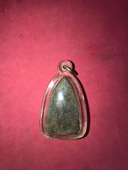 พระหลวงพ่อทวด พิมพ์กรรมการ เนื้อว่าน อาจารย์นอง วัดทรายขาว ฝังตะกรุดนารายณ์แปลงรูปหนึ่งดอกที่ขอบล่าง เป็นตำหรับที่สาบสูญไปพร้อมกับท่านเลย ผิ รูปที่ 6