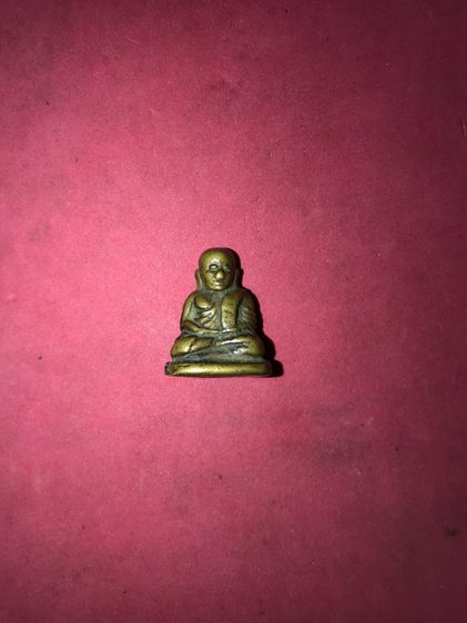 รูปเหมือน หล่อโบราณ หลวงพ่อเงิน วัดบางคลาน พิมพ์นิยม องค์เล็ก น้ำหนัก 1 บาท เนื้อทองผสม ผิวสองสี ออกสีเหลืองอมสีแดง ผิวแห้ง รอยตัดเดือยใหญ่ รูปที่ 8