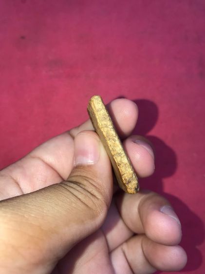 พระสมเด็จ พิมพ์ฐานแซม กรุวังหน้า No.4 ปี 24xx หลังเรียบ ขนาดเล็ก เนื้อผงพุทธคุณ เม็ดดำ แดง ขาว มีมวลสารครบ จัด ละเอียด พิมพ์ทรง คมชัด  รูปที่ 2