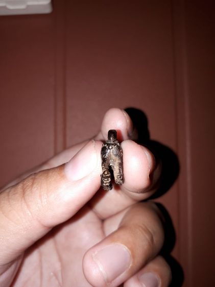 สิงห์นำโชค หลวงปู่แย้ม รุ่นนิมิตสิทธิโชคเศรษฐี วัดตะเคียน จ.นนทบุรี สร้างปี 2541 ขนาดประมาณ 1 นิ้ว เนื้อทองแดง ขนาดห้อยคอ พิมพ์ทรงสวยงาม  รูปที่ 6