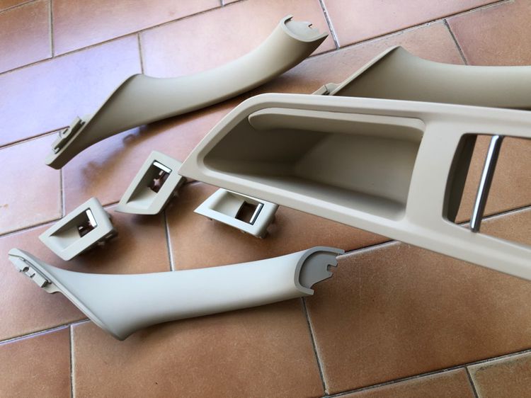 มือจับประตู ครอบสวิตกระจก BMW F10 520d 525i 528i 530i  รูปที่ 17