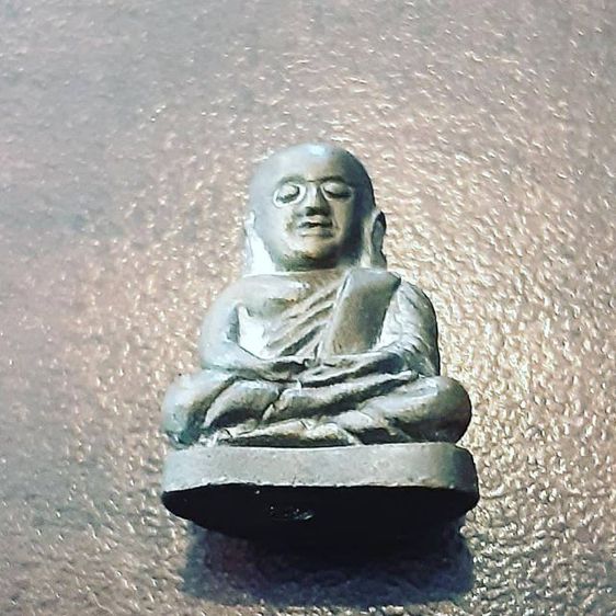 หลวงพ่อเงิน นวะโลหะ พิมพ์เล็ก หลวงพ่อเกษม เขมโกปลุกเศก รูปที่ 8