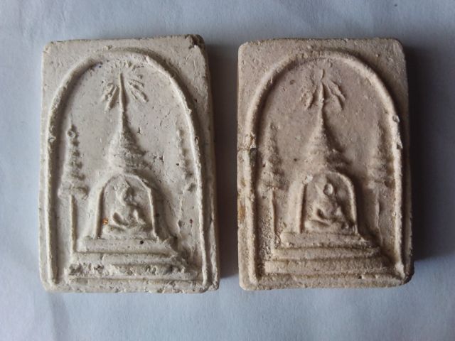 สมเด็จข้างฉัตรอาจารย์ประดับ วัดชิโนรส พิธีใหญ่ ปื2512 องค์ละ900บาท มีจำนวนจำกัด อ่านข้อมูลแล้วรีบตัดสินใจ เสียก่อนราคาจะไปแรงกว่านี้ครับ รูปที่ 2